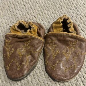 Robeez western size 18-24m leather shoes/slippers